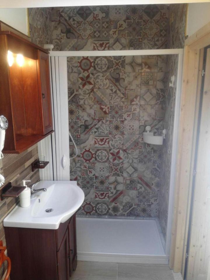 Villa Marysa Studio Apartment Giardini Naxos Eksteriør bilde