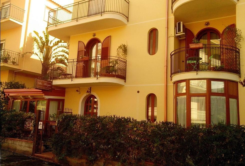 Villa Marysa Studio Apartment Giardini Naxos Eksteriør bilde