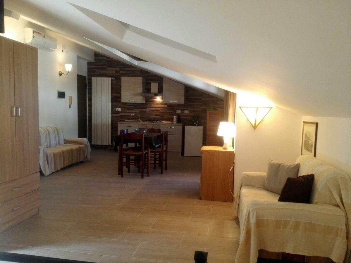 Villa Marysa Studio Apartment Giardini Naxos Eksteriør bilde